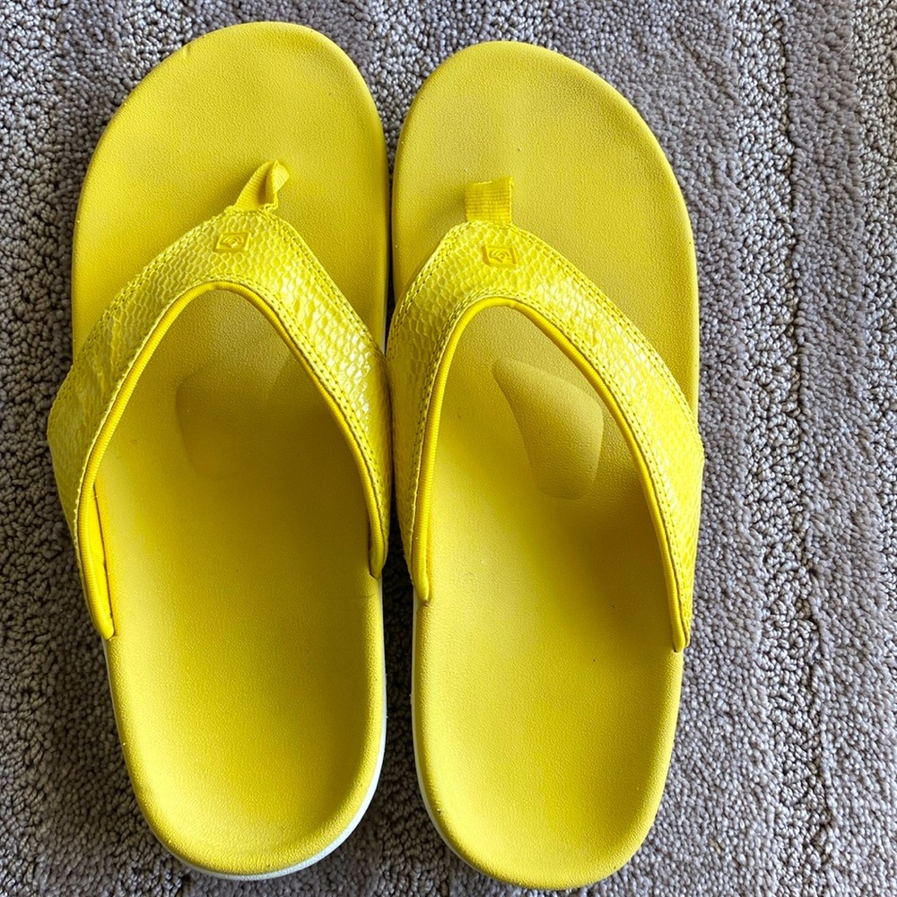 SPENCO Women's Support Yellow Flip-Flops thongs Size 10D